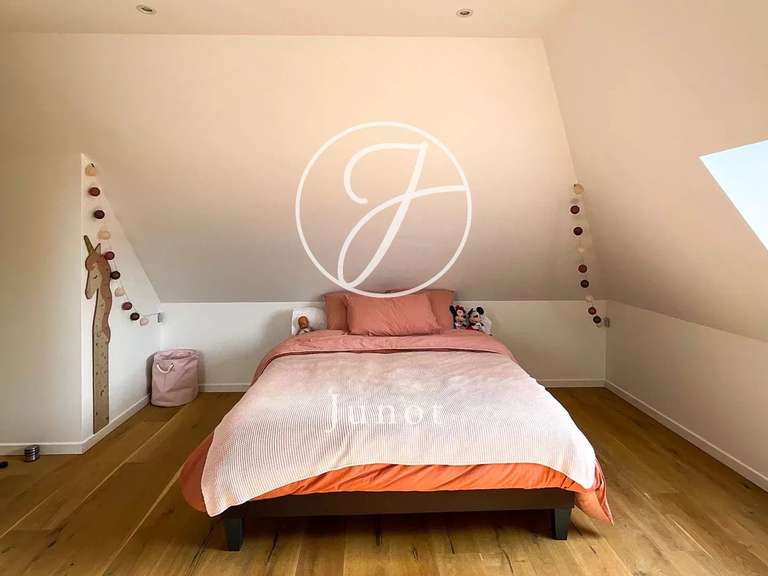 House Bondues - 4 bedrooms - 240m²