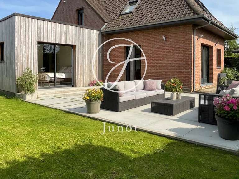 House Bondues - 4 bedrooms - 240m²