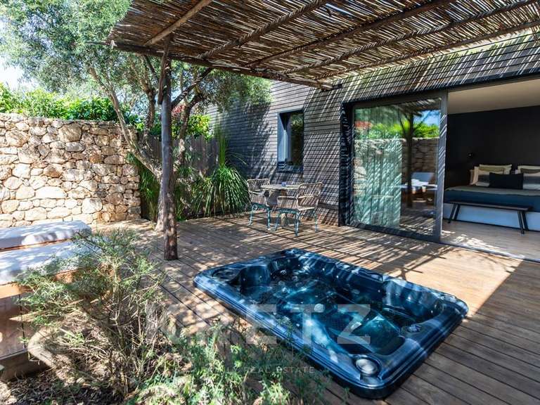 Hôtel particulier Bonifacio - 14 chambres - 345m²