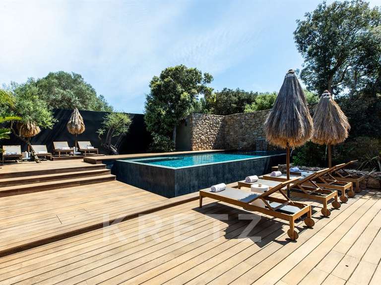 Hôtel particulier Bonifacio - 14 chambres - 345m²