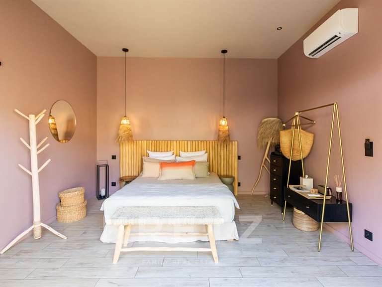 Hôtel particulier Bonifacio - 14 chambres - 345m²