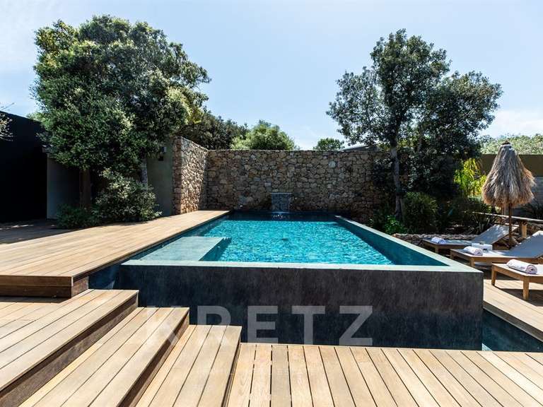 Hôtel particulier Bonifacio - 14 chambres - 345m²