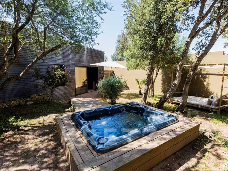 Hôtel particulier Bonifacio - 14 chambres - 345m²