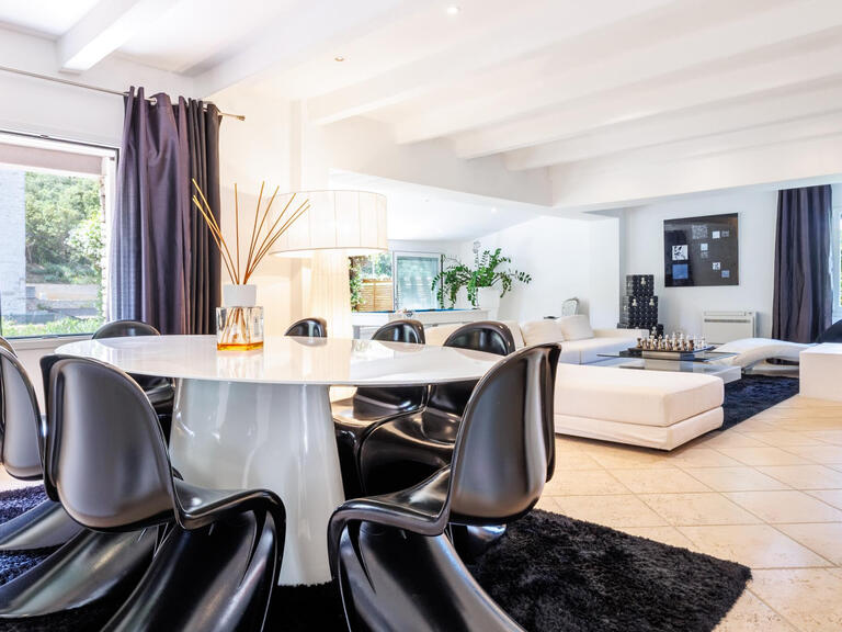 House Bonifacio - 10 bedrooms - 400m²
