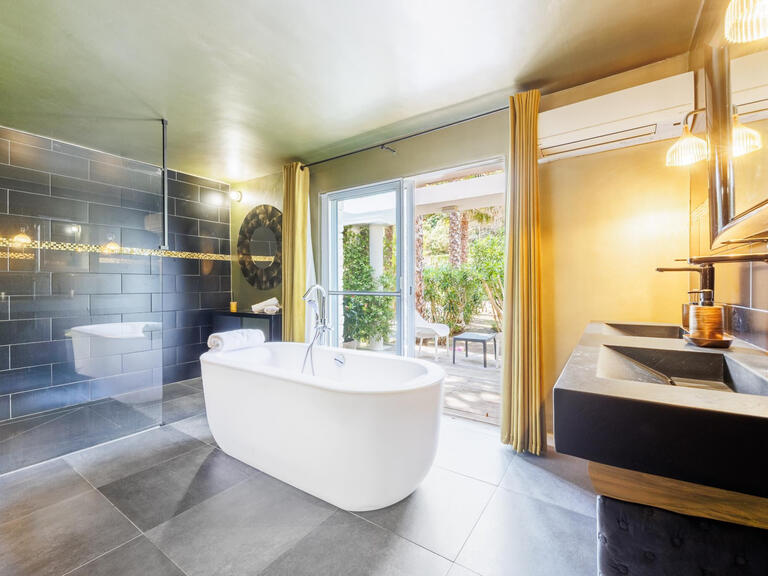 House Bonifacio - 10 bedrooms - 400m²