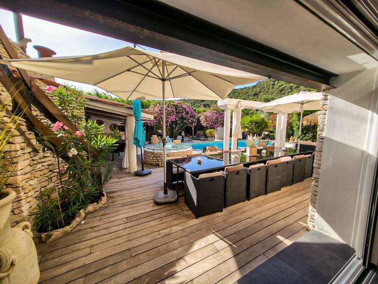 Maison Bonifacio - 10 chambres - 680m²