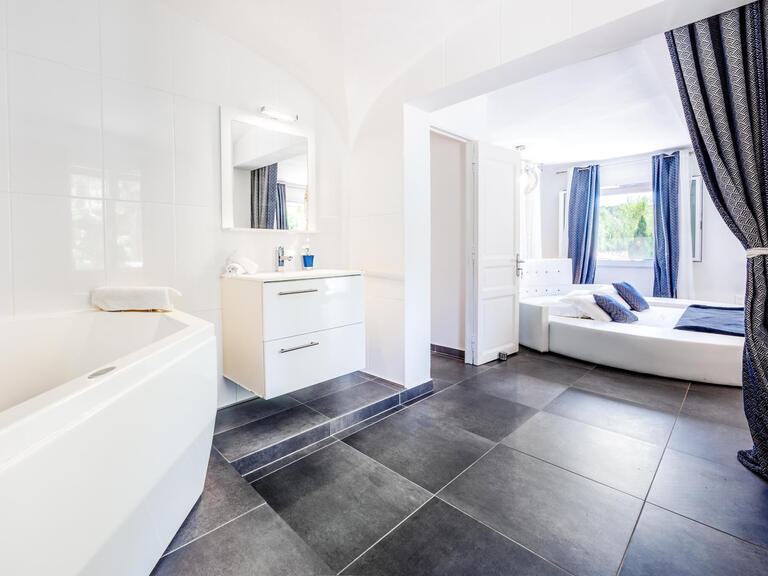 House Bonifacio - 10 bedrooms - 400m²