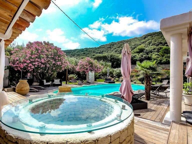 Maison Bonifacio - 10 chambres - 680m²