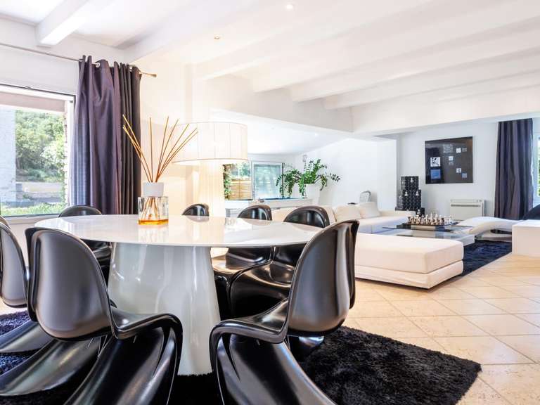 Maison Bonifacio - 10 chambres - 680m²