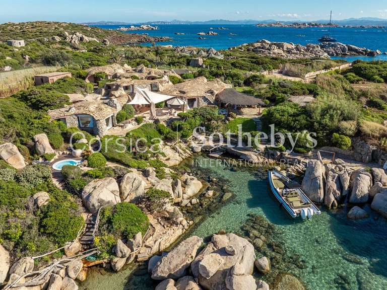 House Bonifacio - 8 bedrooms - 600m²