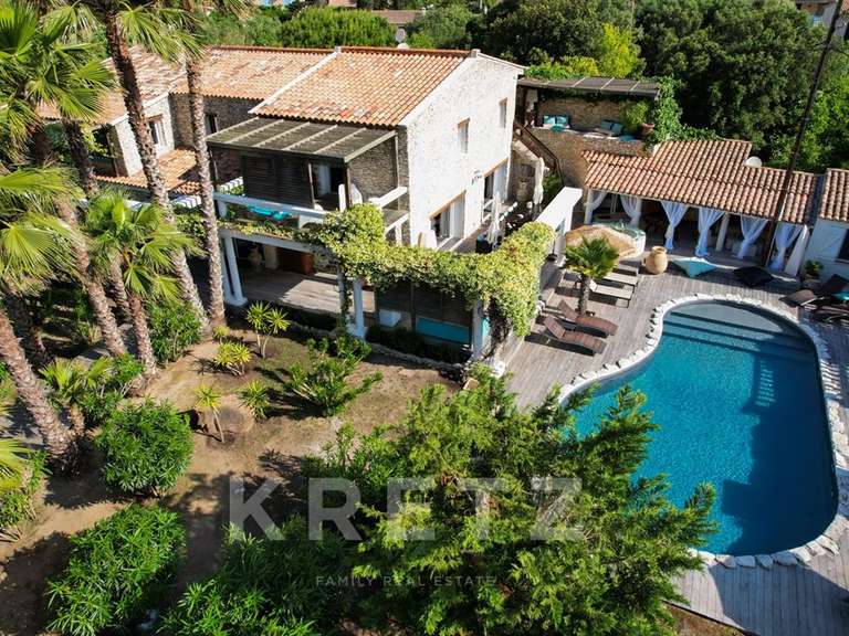 Maison Bonifacio - 10 chambres - 674m²