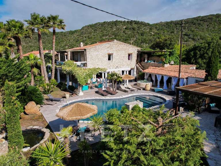 Maison Bonifacio - 10 chambres - 674m²
