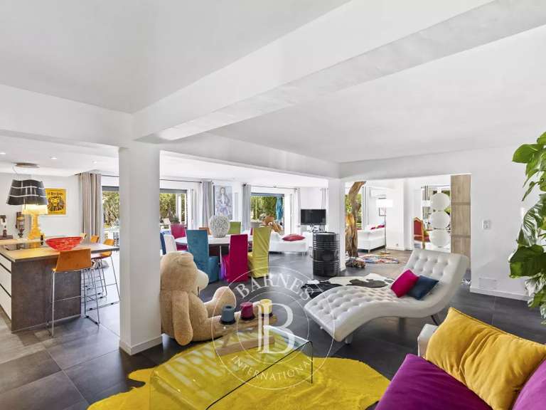 Villa Bonifacio - 497m²