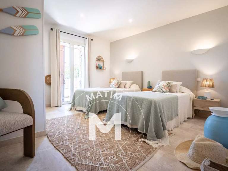 Villa Bonifacio - 6 chambres - 29708m²