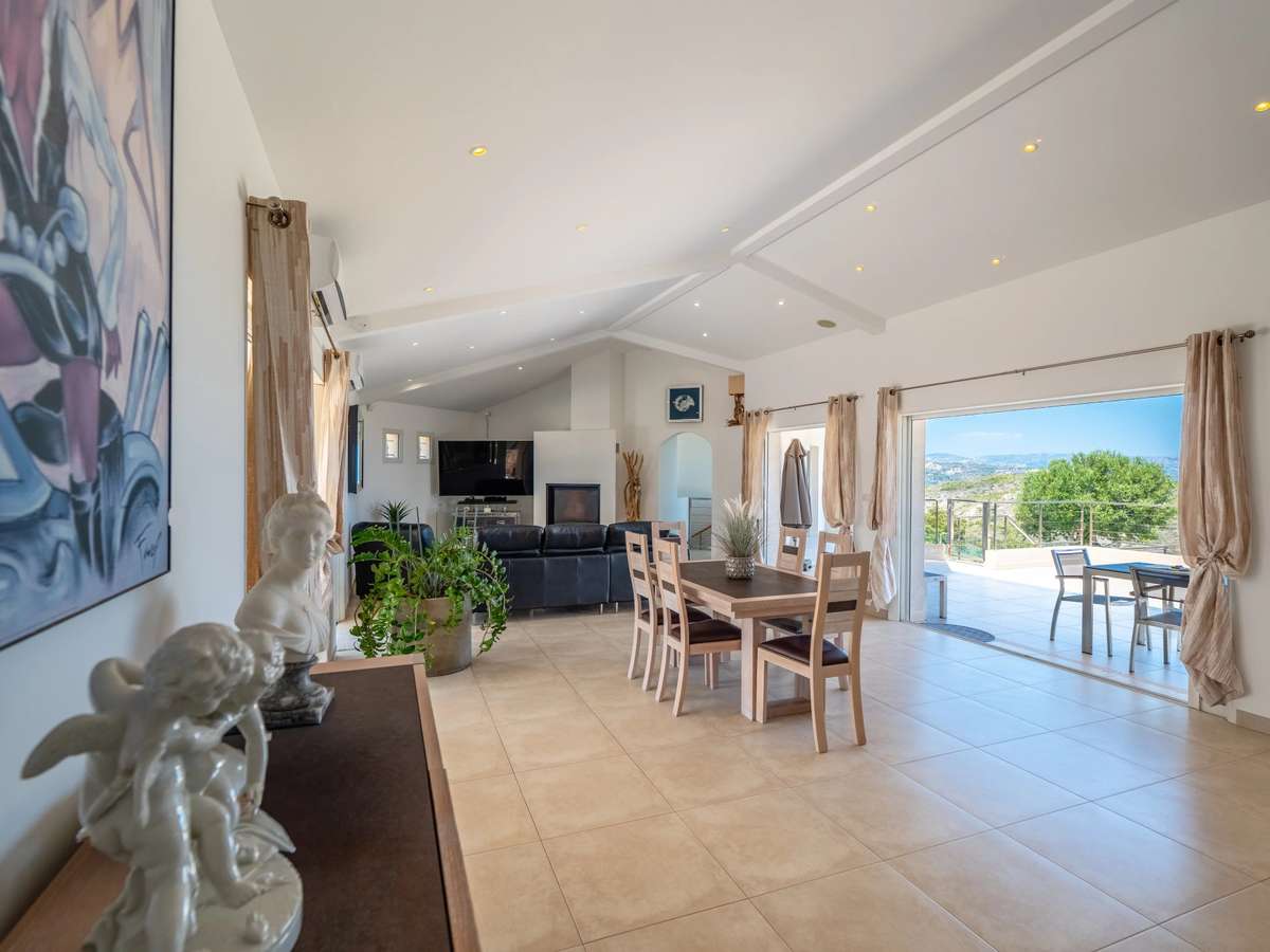 Villa Bonifacio