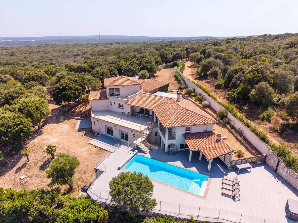 Villa Bonifacio