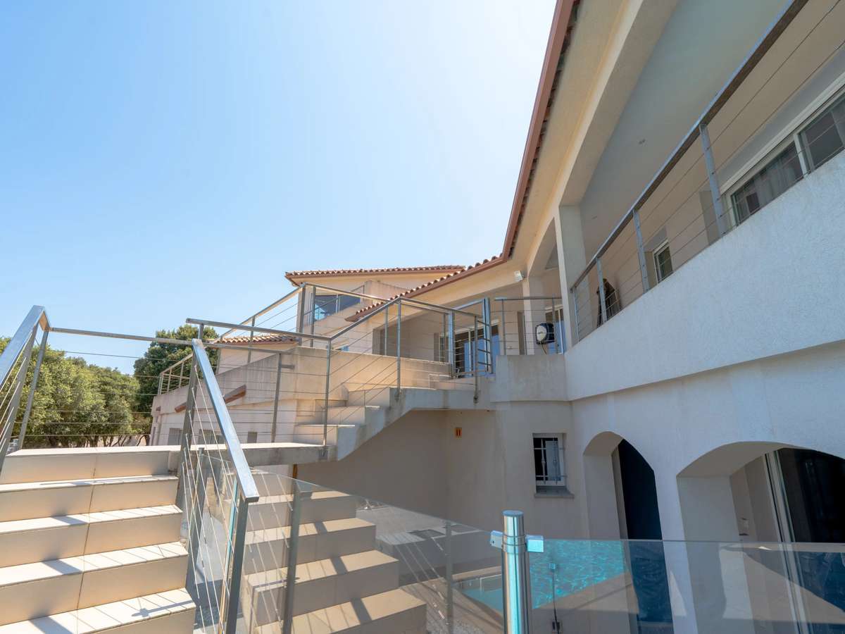 Villa Bonifacio