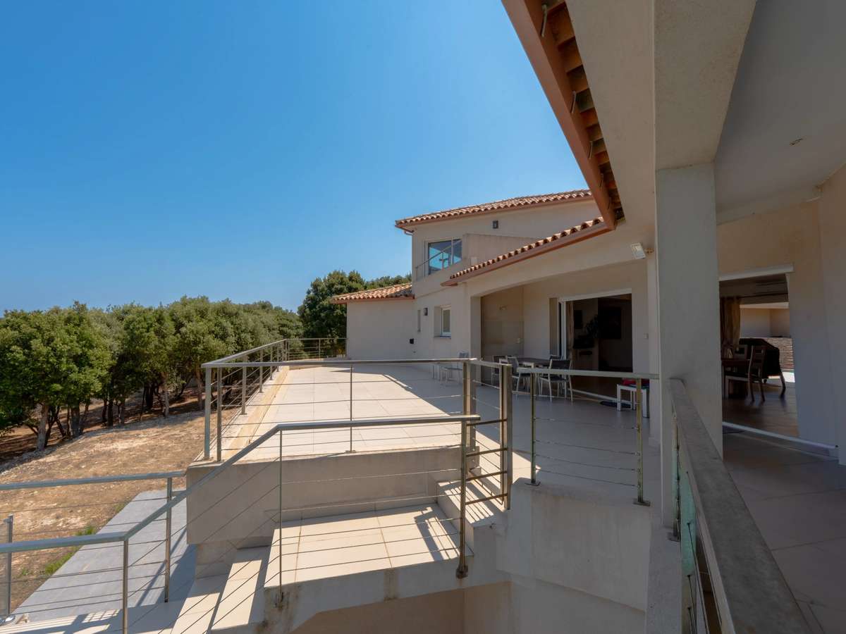 Villa Bonifacio