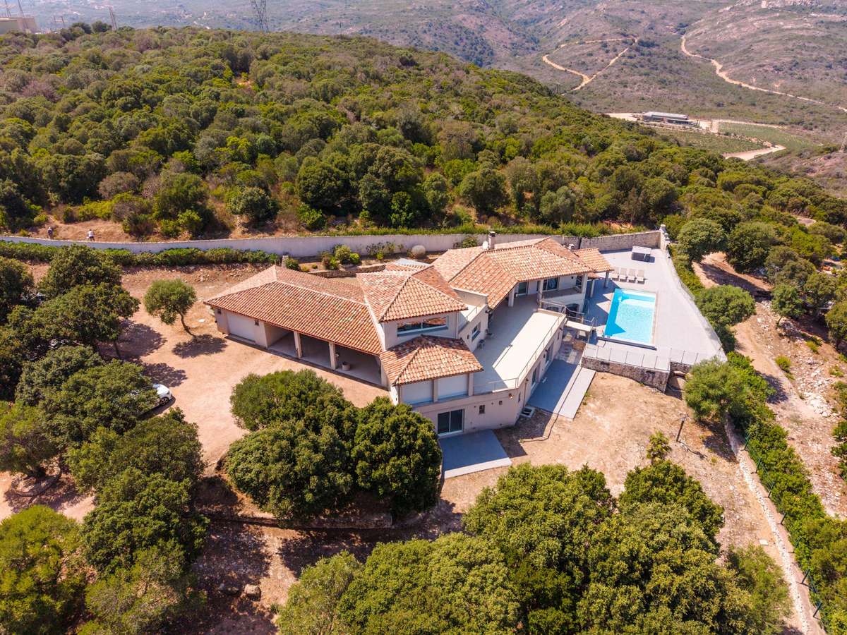 Villa Bonifacio