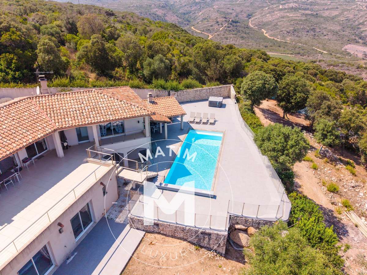 Villa Bonifacio