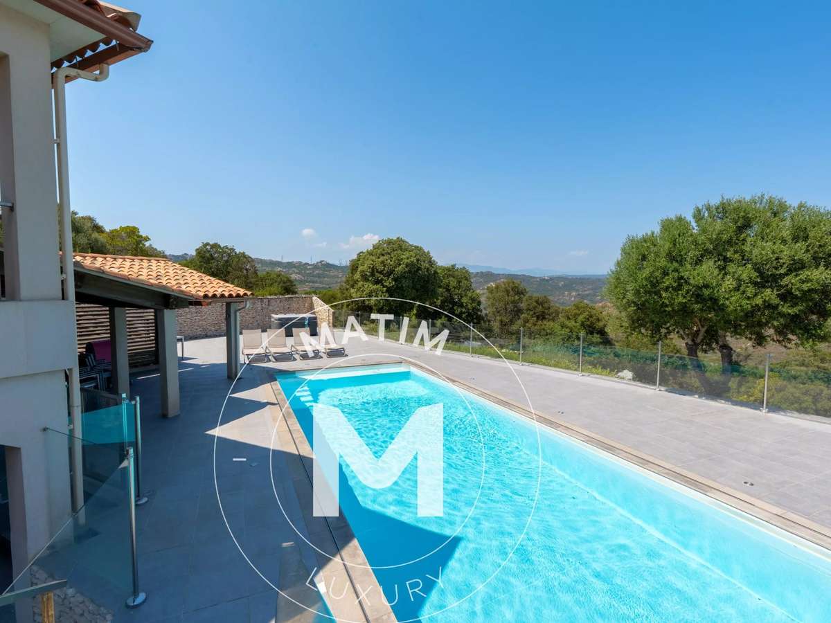 Villa Bonifacio