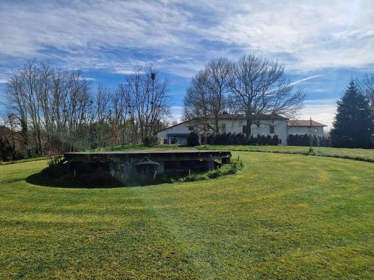 Propriété Bonnac - 8 chambres - 391m²