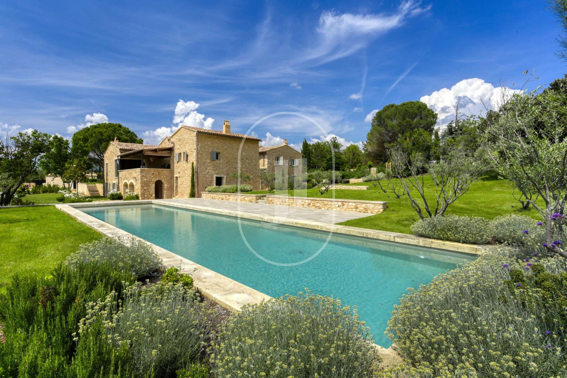vente-maison-bonnieux-9-550-000-790m
