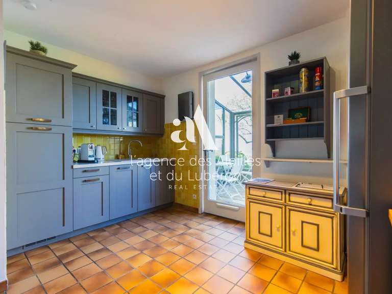 Maison Bonnieux - 8 chambres - 300m²