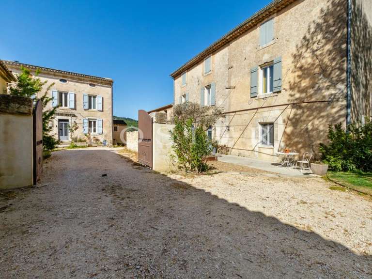 Maison Bonnieux - 17 chambres - 680m²