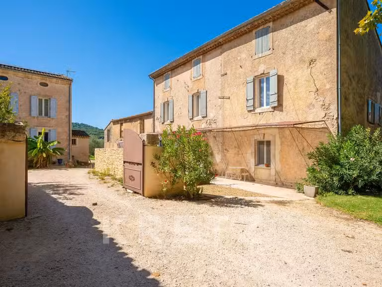 Maison Bonnieux - 17 chambres - 832m²