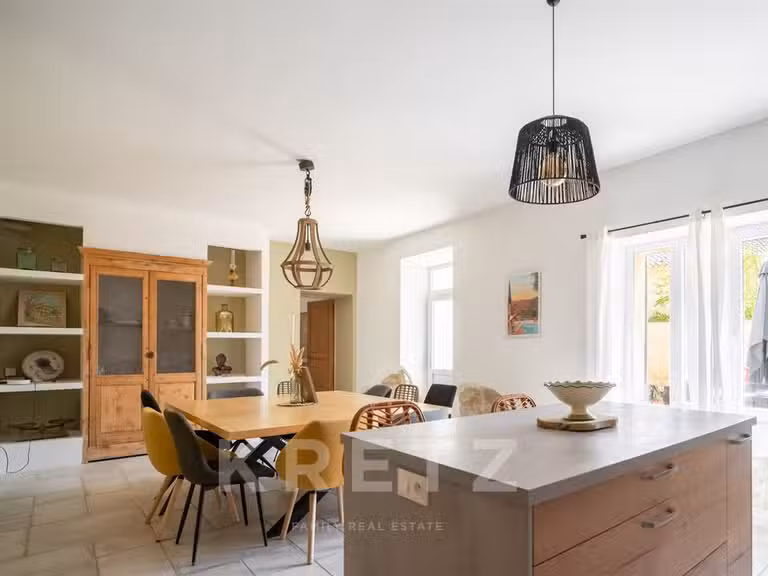 Maison Bonnieux - 17 chambres - 832m²