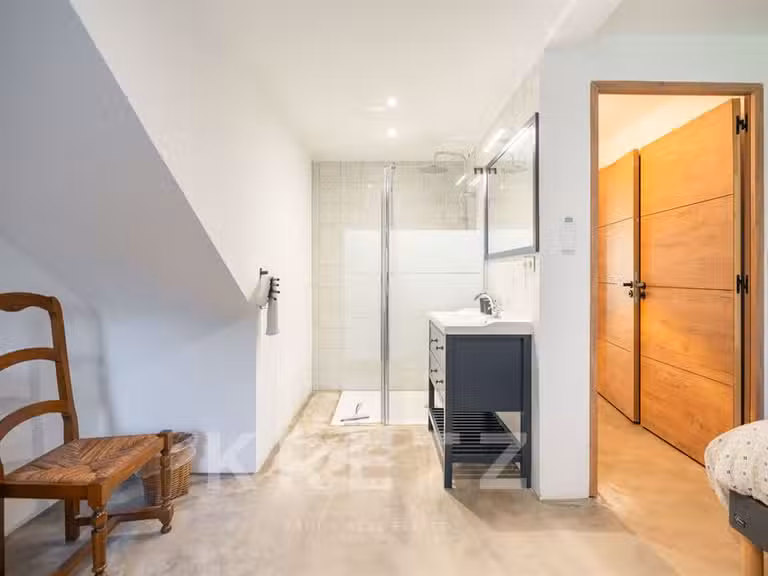 Maison Bonnieux - 17 chambres - 832m²