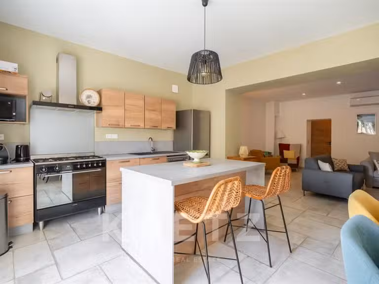 Maison Bonnieux - 17 chambres - 832m²