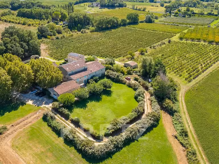 Maison Bonnieux - 17 chambres - 832m²