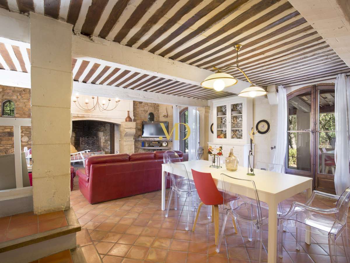 House Bonnieux
