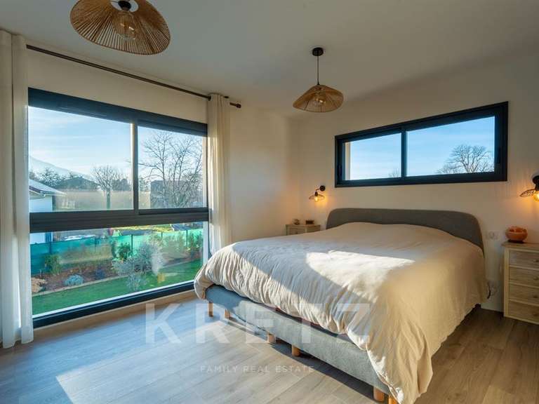 House Bons-en-Chablais - 4 bedrooms - 160m²