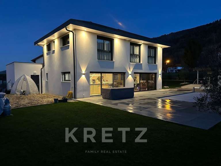 House Bons-en-Chablais - 4 bedrooms - 160m²