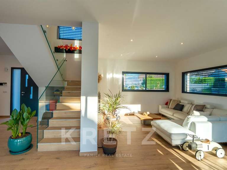 House Bons-en-Chablais - 4 bedrooms - 160m²