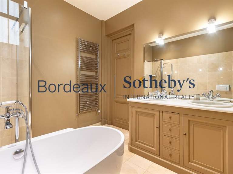 Appartement Bordeaux - 2 chambres - 130m²