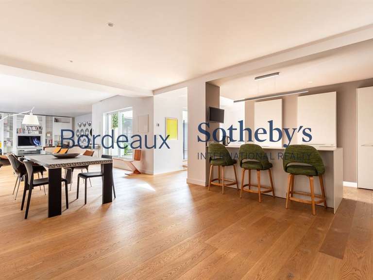 Appartement Bordeaux - 3 chambres - 210m²
