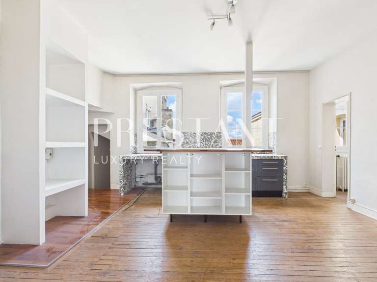 Apartment Bordeaux - 1 bedroom - 140m²