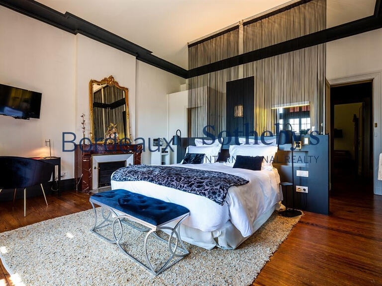 Castle Bordeaux - 9 bedrooms - 900m²