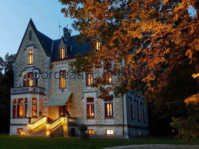 Castle Bordeaux - 9 bedrooms - 900m²
