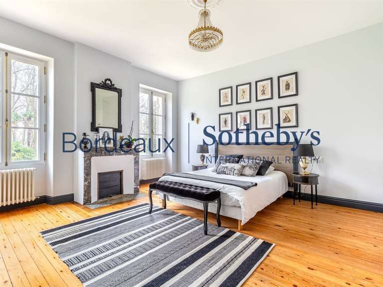 Château Bordeaux - 10 chambres - 800m²