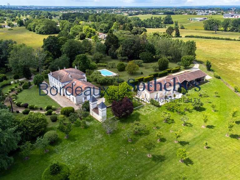 Château Bordeaux - 10 chambres - 800m²
