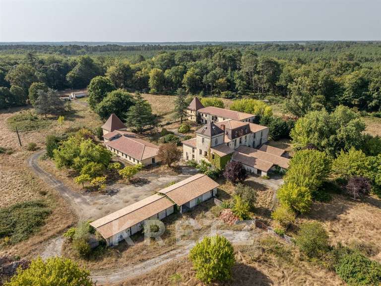 Château Bordeaux - 3200m²