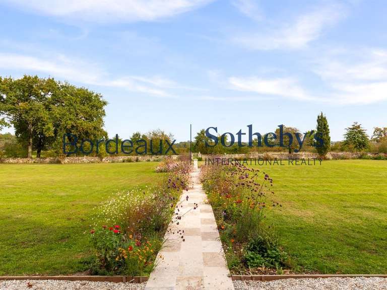 Castle Bordeaux - 4 bedrooms - 750m²