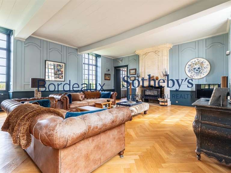 Castle Bordeaux - 4 bedrooms - 750m²