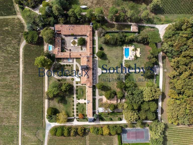 Domaine viticole Bordeaux - 28 chambres - 2200m²