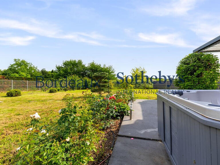 House Bordeaux - 4 bedrooms - 379m²